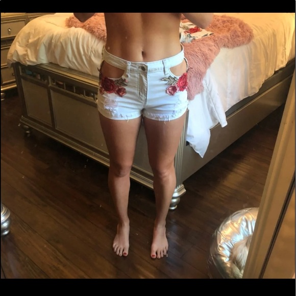 Shorts - Picture 2 of 5